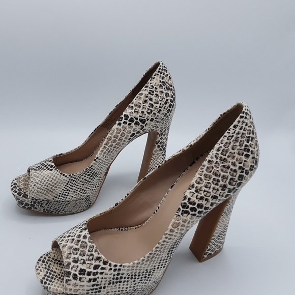 Fergie MAGNIFICENT Platform Snakeskin ChunkyHeels - Picture 4 of 6